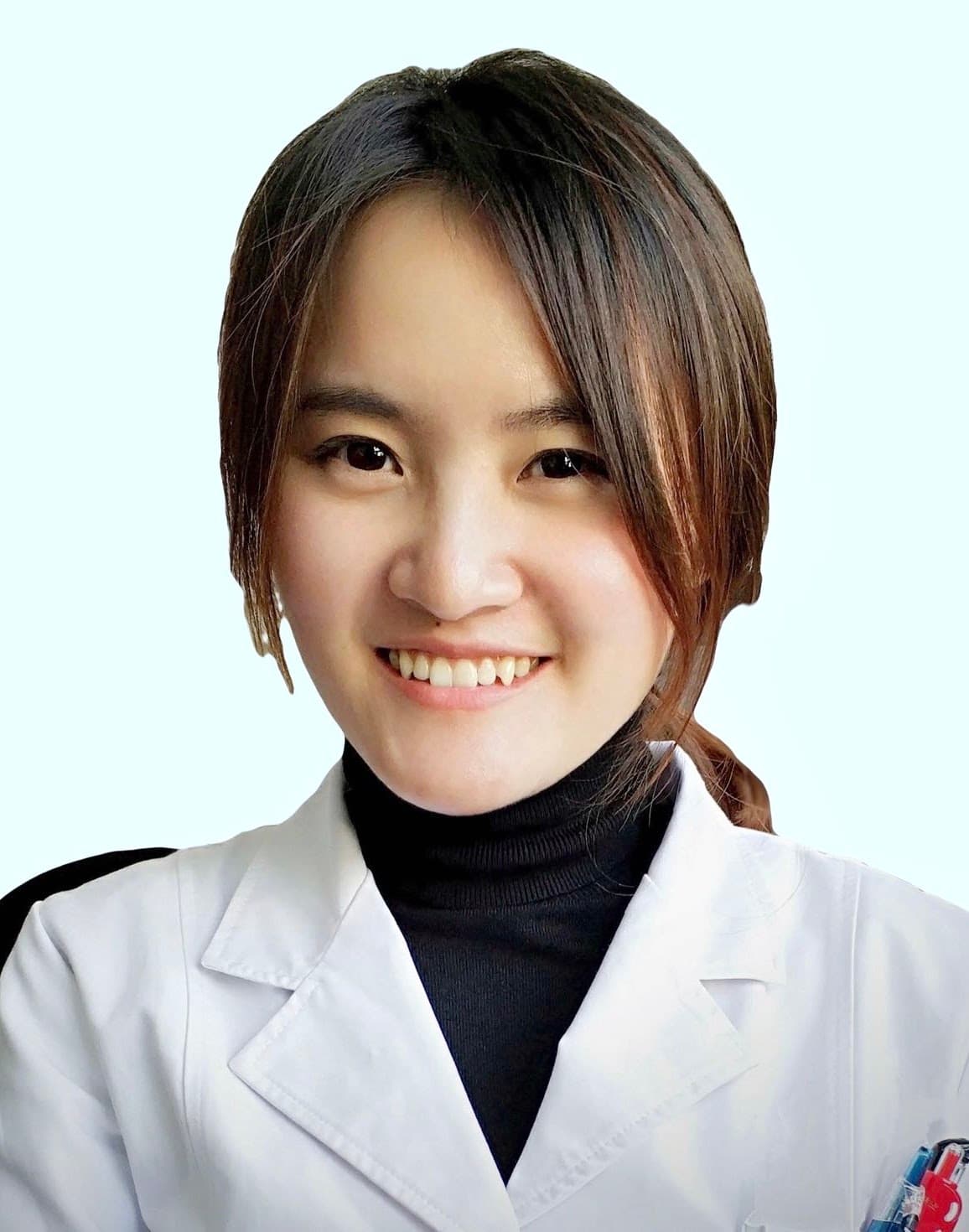 Portrait of Monica Wang